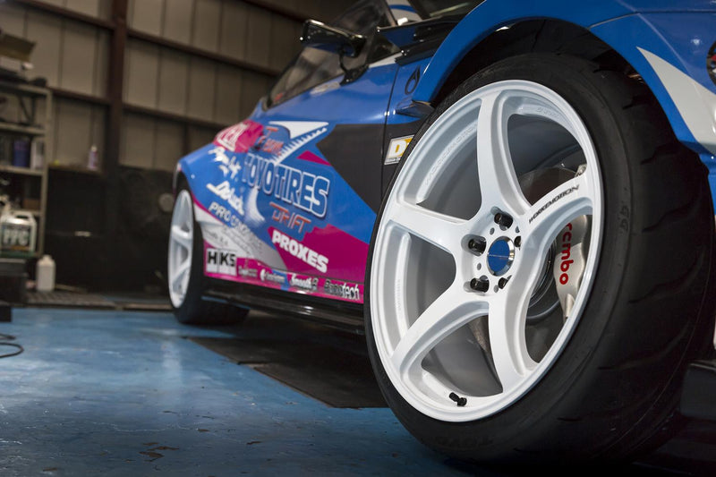 Work Emotion T5R Ice White 18x9.5 +38 5x114.3